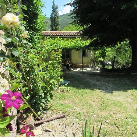 Le Moulin Bed and Breakfast Pradelle Exteriör bild
