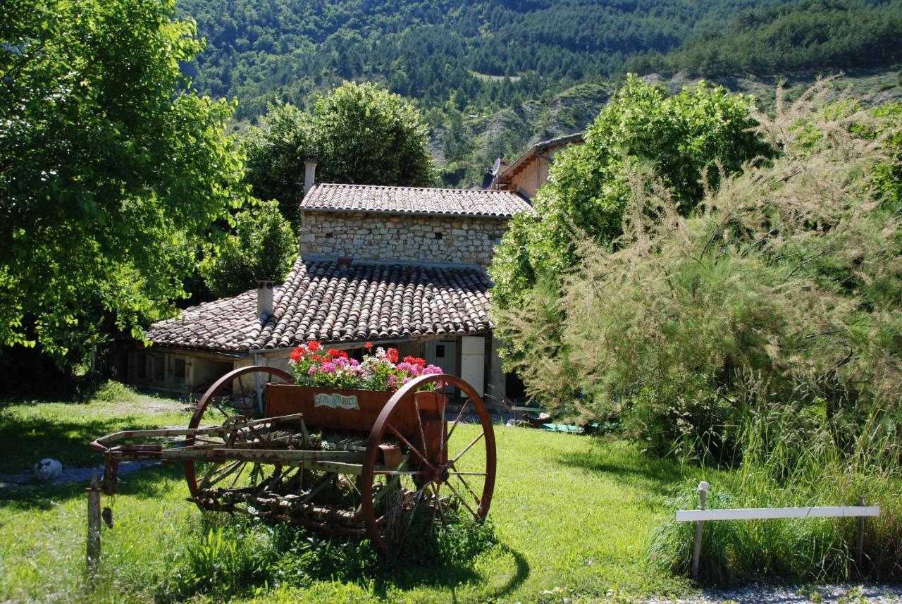 Le Moulin Bed and Breakfast Pradelle Exteriör bild