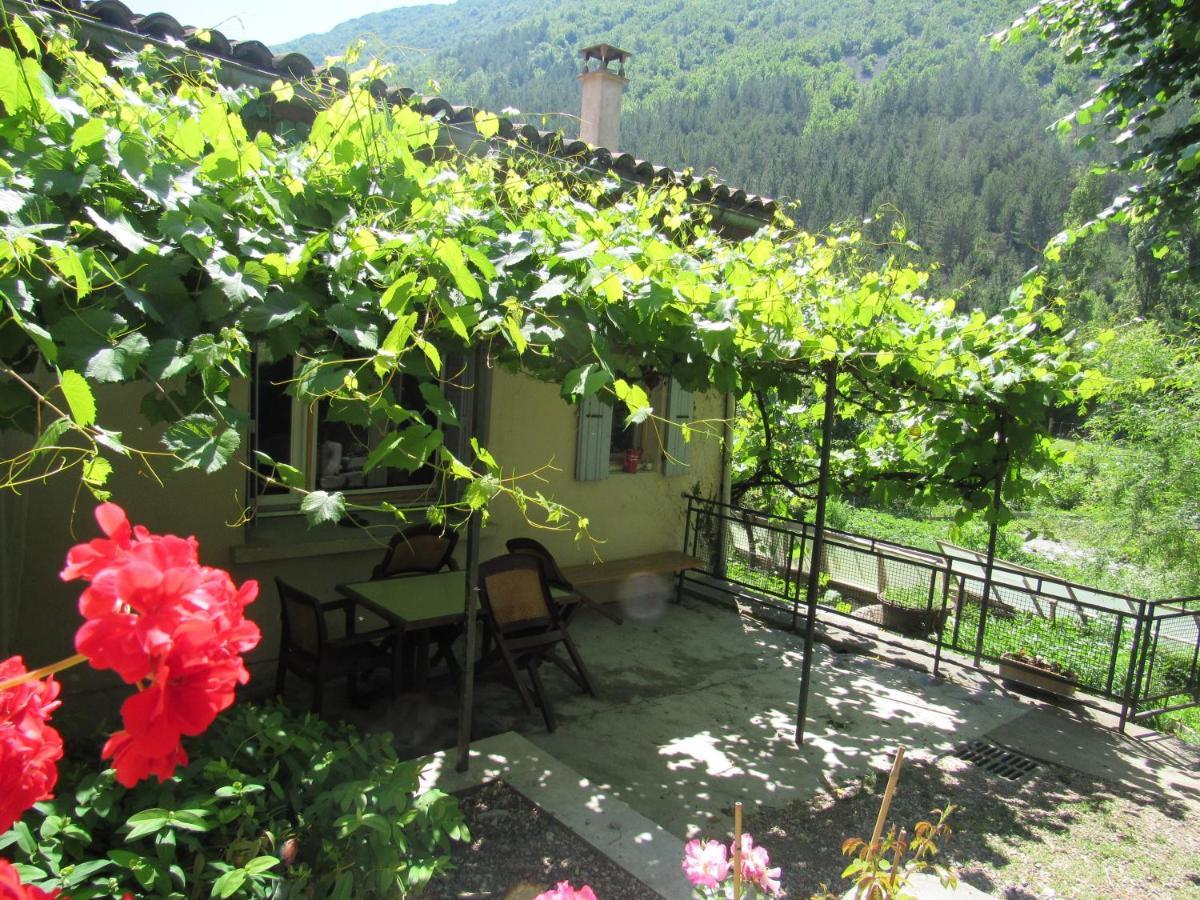 Le Moulin Bed and Breakfast Pradelle Exteriör bild