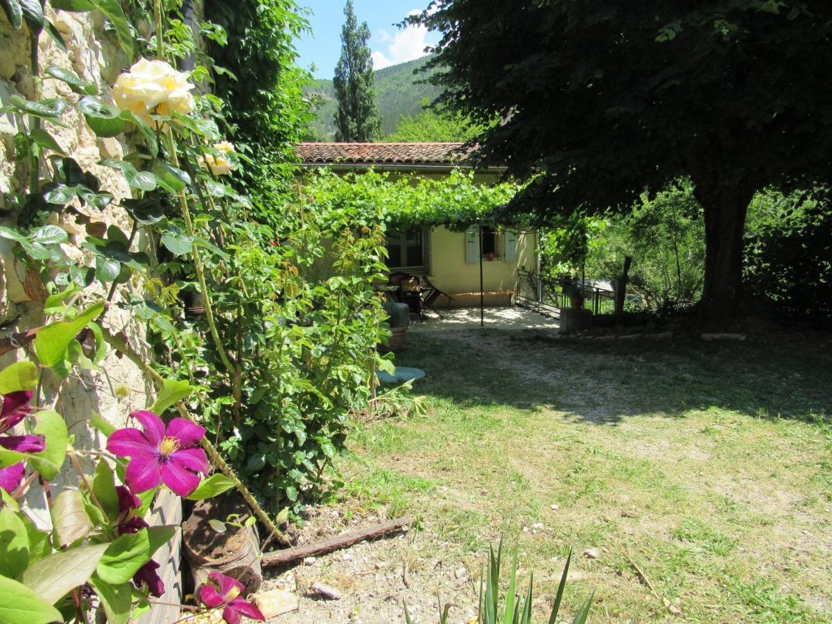 Le Moulin Bed and Breakfast Pradelle Exteriör bild