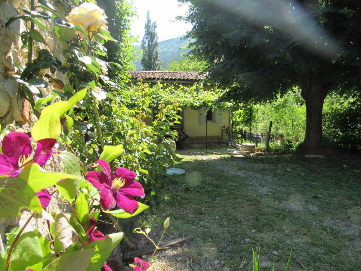 Le Moulin Bed and Breakfast Pradelle Exteriör bild