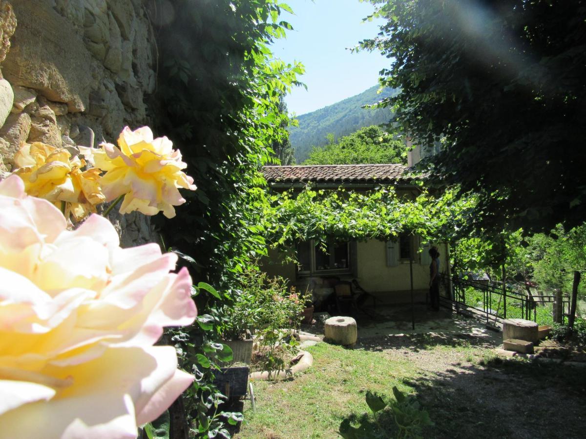 Le Moulin Bed and Breakfast Pradelle Exteriör bild