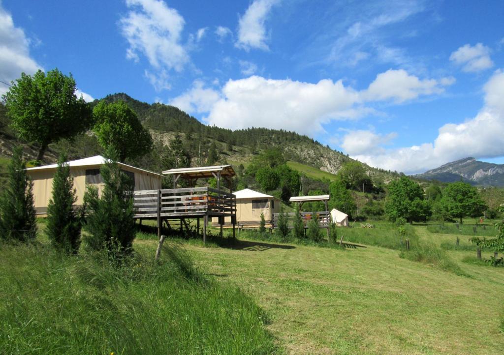Le Moulin Bed and Breakfast Pradelle Exteriör bild